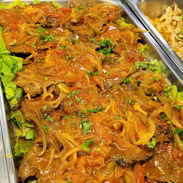 Bistec de lomito en salsa criolla