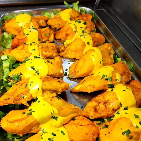 Suprema de pollo en crema de ajoporro