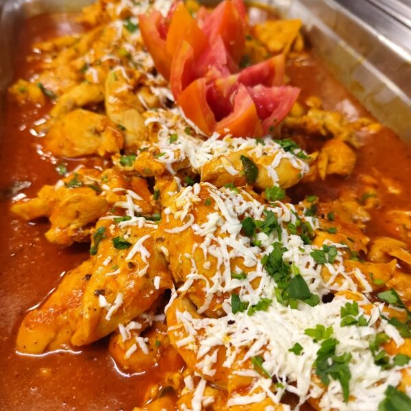 Fajitas de pollo en salsa napolitana